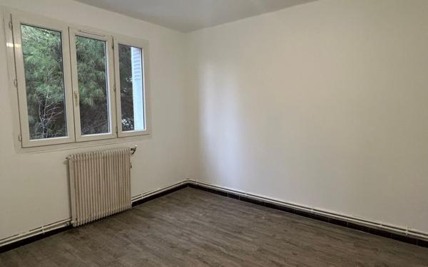 Appartement à louer    3 pièces • 55 m2 Nîmes