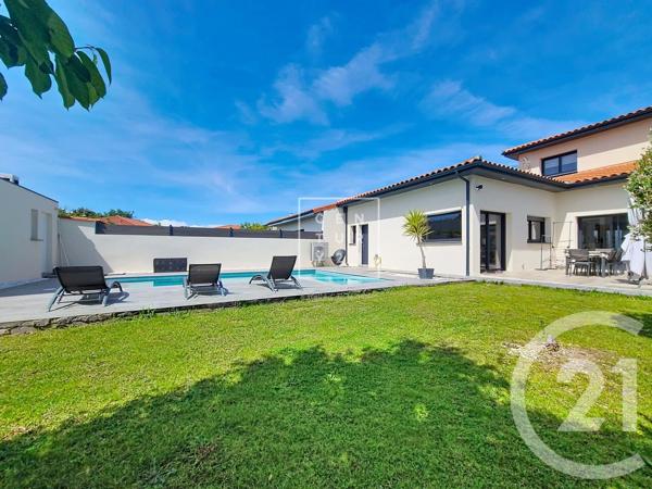 Maison à vendre  6 pièces - 232,03 m 2   MILLAS  - 66