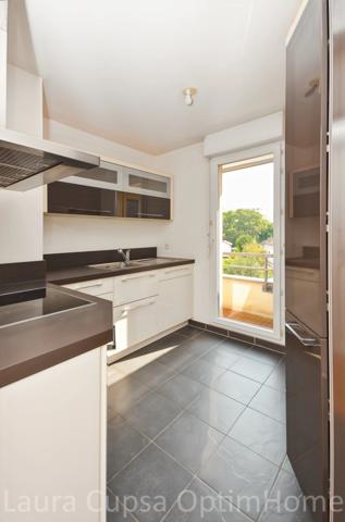 CHATILLON T6 ANDRE MALRAUX - 7 MIN METRO L13 - 4P DERNIER ETAGE - CALME - VUE DEGAGEE - 79,40 M² CARREZ - 82,3 M² AU SOL - 5 MIN CENTRE VILLE - RESIDENCE DE STANDING - ASCENSEUR - CAVE- DOUBLE PARKING