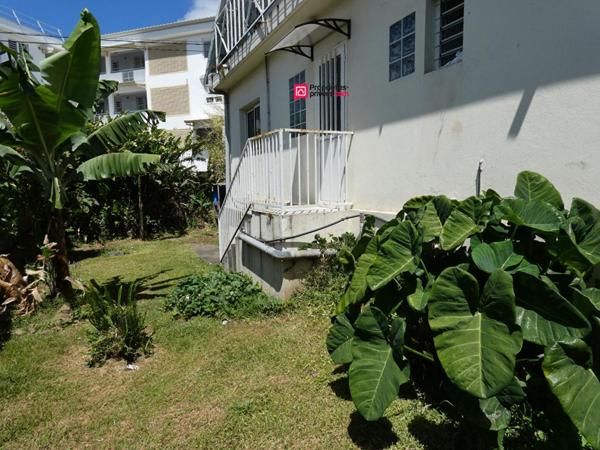 97430 Le Tampon 10ème Maison T6 env 156 m2 en 3 lots sur env400m²