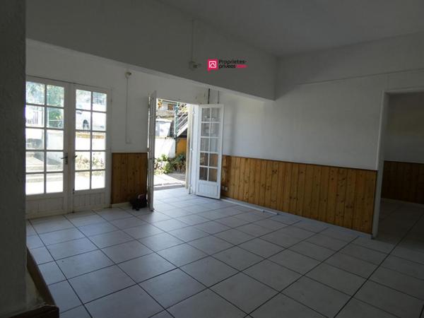 97430 Le Tampon 10ème Maison T6 env 156 m2 en 3 lots sur env400m²