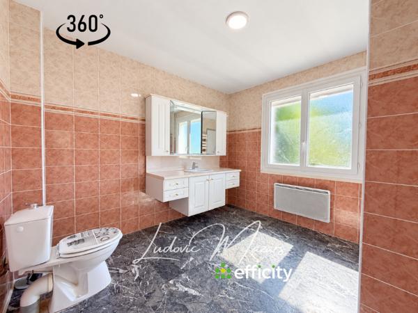 Maison
         6 pièces
        - 149 m² Exclusivité 220 000 € *