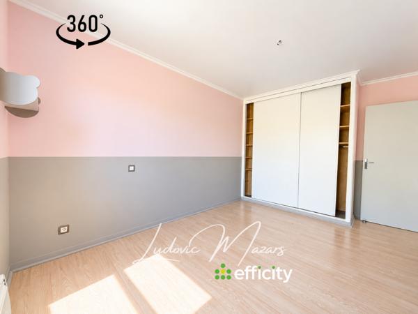 Maison
         6 pièces
        - 149 m² Exclusivité 220 000 € *