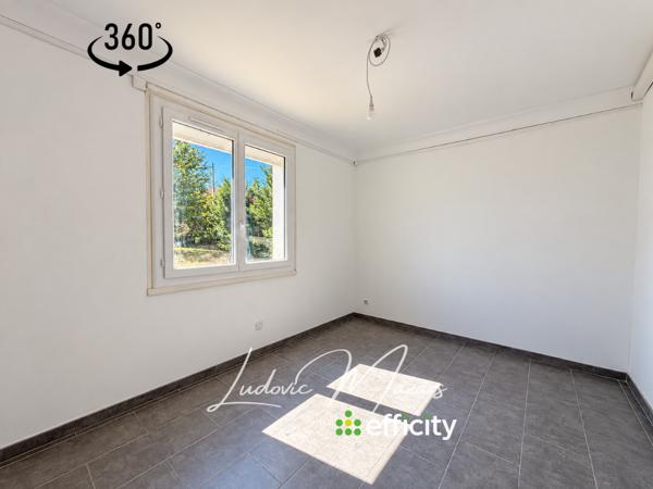 Maison
         6 pièces
        - 149 m² Exclusivité 220 000 € *