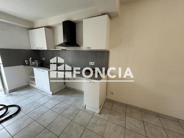 Location Appartement 3 pièces 45 m² - 26 CITE DU PETIT NICE Rodez 12000