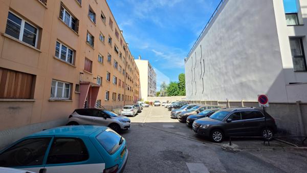 MONTREUIL Secteur LES ROCHES - OSERAIES