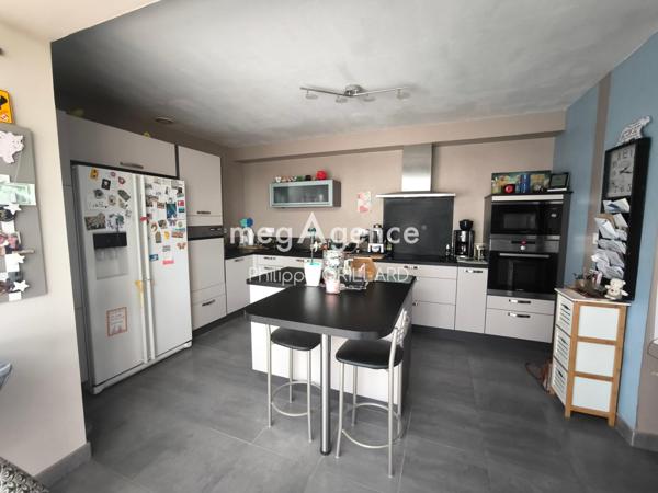 Maison à CONGRIER, 53800 - 8 pièces 136m²