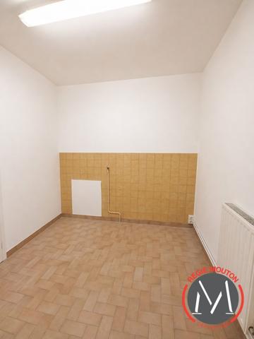 Location local commercial 64m2