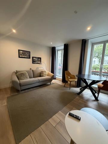 Location                                                      Appartement
                        
                     1 pièces                      24 m2                     à Salon-de-Provence