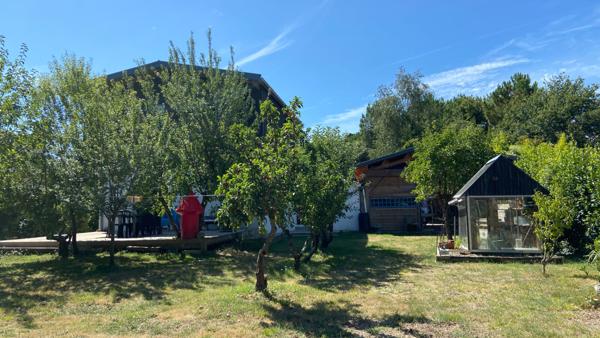 Maison St Hilaire De Riez 4 ch sur 1 309 m2 de terrain boise a 1,7 km de la plage de SION