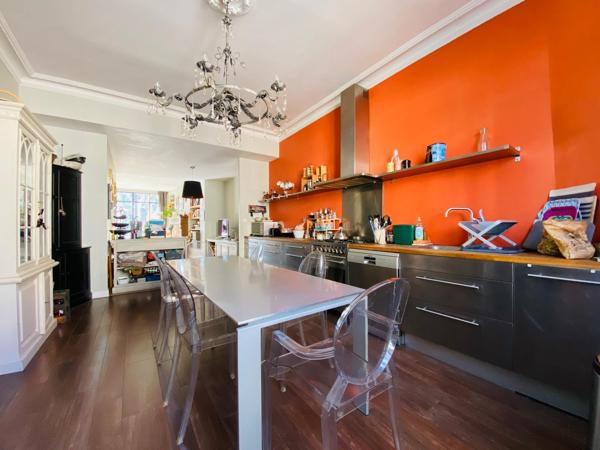 CAUDERAN PRIMROSE / PLACE MOSCOU / MAISON DES ANNEES 30 / 3 CHBRES / 122M2 / JARDIN / PISCINE / DEUX DEPENDANCES !