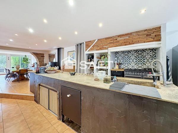 Maison de charme rénovée avec jardin et dépendance