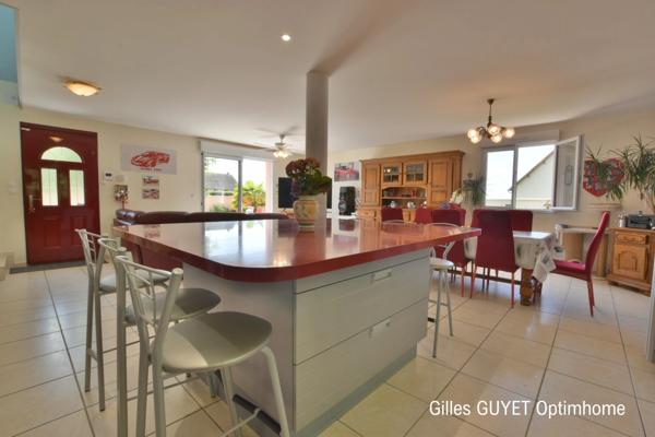 BERNAY,MAISON INDIVIDUELLE T9, DPE:C  177M  6 chambres. Terrain de 1000M² env. 319990€