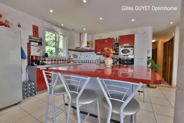 BERNAY,MAISON INDIVIDUELLE T9, DPE:C  177M  6 chambres. Terrain de 1000M² env. 319990€