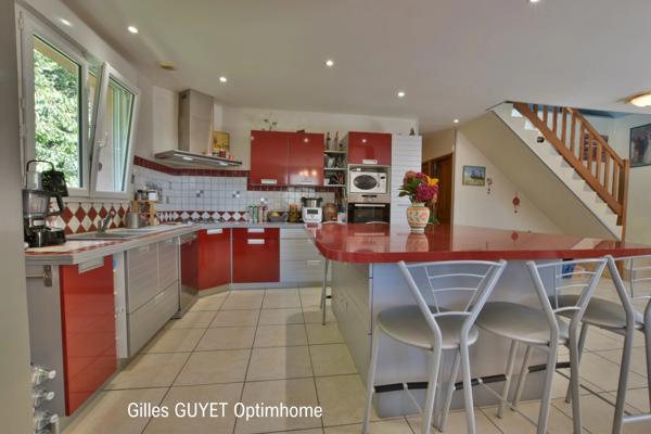 BERNAY,MAISON INDIVIDUELLE T9, DPE:C  177M  6 chambres. Terrain de 1000M² env. 319990€