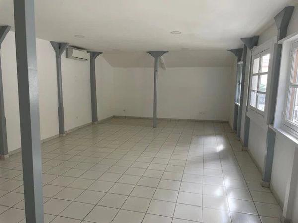 Vente Fonds de commerce 667 m2 à Fort-de-France