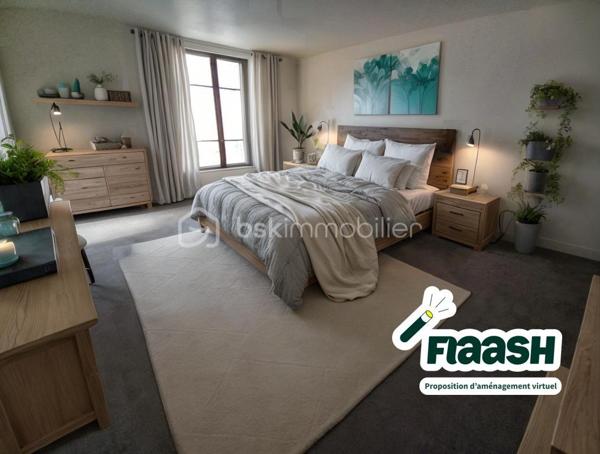 EXCLUSIF ! Idéal Investisseur ! Maison de village de 180m² proche de toutes commodités, écoles, commerces et transports.
Maison à fort potentiel d'agrandissement, possibilité également d'aménager de 3 à 5 appartements !
Au Rdc, un large hall d'entrée de 16m² dessert une belle pièce d'environ 32m² succédée par une seconde pièce de 15m2.
A l'étage, une jolie montée d'escalier vous permet d'accéder à une cuisine, un salon, 2 chambres profitant de points d'eau, 1 salle d'eau et un wc.
Vous bénéficierez d'un grenier d'environ 80m² pouvant être aménagé permettant d'agrandir la maison.
Vous profiterez également d'un grand garage de 100m² attenant.
La maison ne possède pas de terrain.
Chauffage Fuel, les huisseries du rdc sont en double vitrage, à l'étage les fenêtres sont en simple vitrage.
Le toit a été refait à neuf en Mai 2026.
N'hésitez pas à me contacter au 06.30.84.43.24 pour toute information complémentaire.