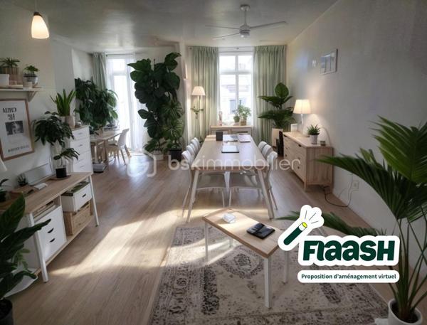EXCLUSIF ! Idéal Investisseur ! Maison de village de 180m² proche de toutes commodités, écoles, commerces et transports.
Maison à fort potentiel d'agrandissement, possibilité également d'aménager de 3 à 5 appartements !
Au Rdc, un large hall d'entrée de 16m² dessert une belle pièce d'environ 32m² succédée par une seconde pièce de 15m2.
A l'étage, une jolie montée d'escalier vous permet d'accéder à une cuisine, un salon, 2 chambres profitant de points d'eau, 1 salle d'eau et un wc.
Vous bénéficierez d'un grenier d'environ 80m² pouvant être aménagé permettant d'agrandir la maison.
Vous profiterez également d'un grand garage de 100m² attenant.
La maison ne possède pas de terrain.
Chauffage Fuel, les huisseries du rdc sont en double vitrage, à l'étage les fenêtres sont en simple vitrage.
Le toit a été refait à neuf en Mai 2026.
N'hésitez pas à me contacter au 06.30.84.43.24 pour toute information complémentaire.