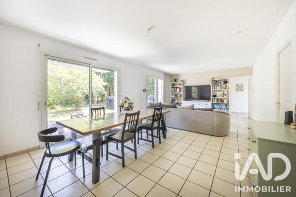 Maison à vendre 5 pièces 95 m² Saint-Pierre-du-Mont