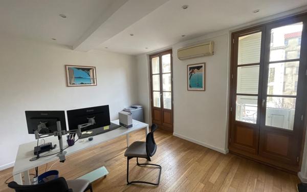 Appartement à vendre    5 pièces • 150 m2 Toulon