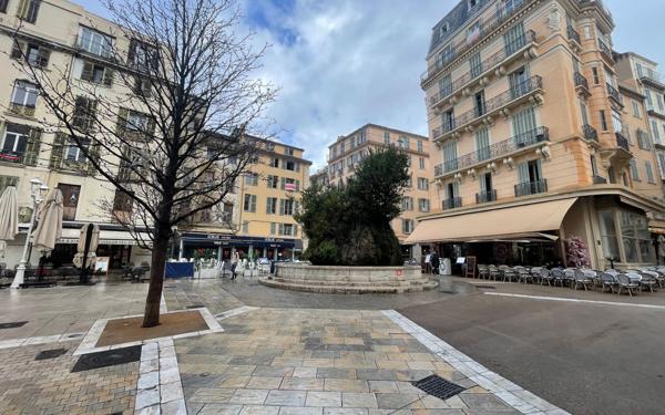 Appartement à vendre    5 pièces • 150 m2 Toulon