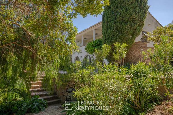 Villa d’architecte avec vue mer, piscine et esprit Art déco
