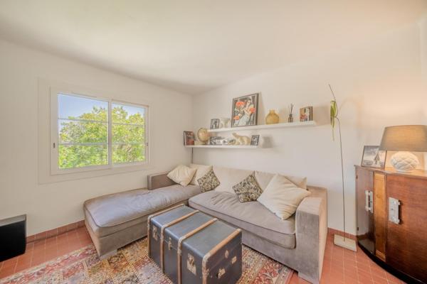 Villa d’architecte avec vue mer, piscine et esprit Art déco
