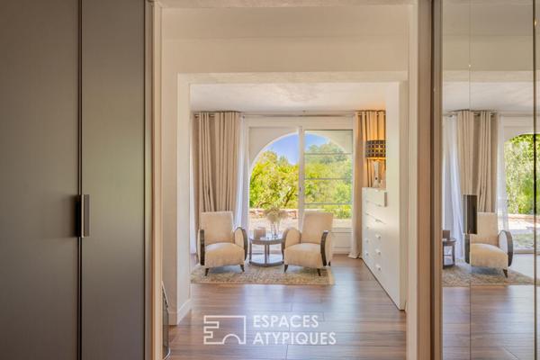 Villa d’architecte avec vue mer, piscine et esprit Art déco