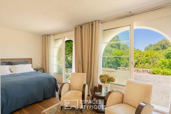 Villa d’architecte avec vue mer, piscine et esprit Art déco