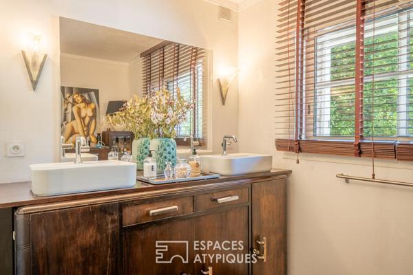 Villa d’architecte avec vue mer, piscine et esprit Art déco