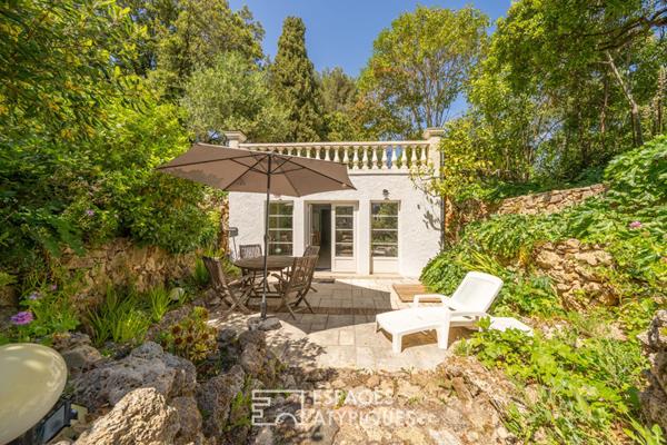 Villa d’architecte avec vue mer, piscine et esprit Art déco