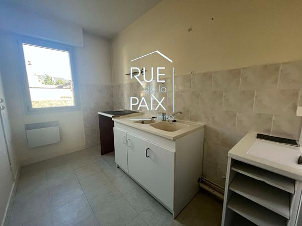 86100 CHATELLERAULT Grand T2 entièrement rénové Résidence Les Rives Châtellerault