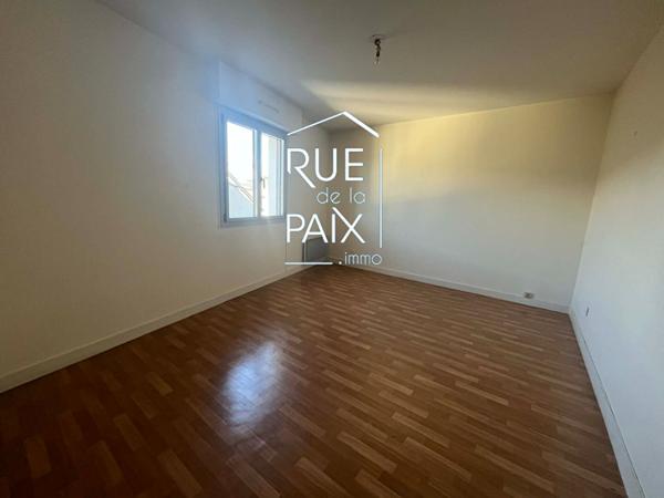 86100 CHATELLERAULT Grand T2 entièrement rénové Résidence Les Rives Châtellerault