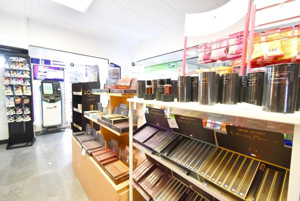 Dpt Bas-Rhin (67), à vendre STRASBOURG Tabac, Presse, Loto, PMU, Colis : Emplacement n° 1 - 65 m2 - Parkings