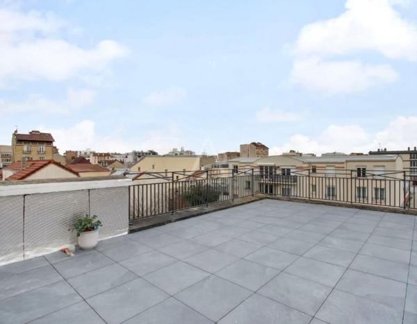 PARIS 15 CENTRE. DUPLEX - ROOF TOP/ F4 AVEC 3 CHAMBRES ET TERRASSE DE 40M²