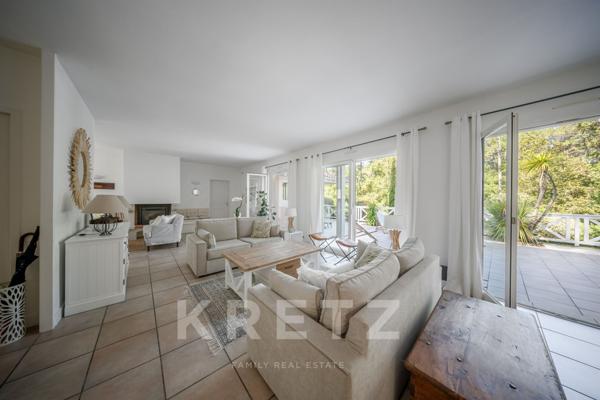 Villa d’exception au Golf de Biscarrosse – Élégance & Sérénité