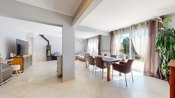 Maison Champs Sur Marne 8 pièce(s) 207 m2