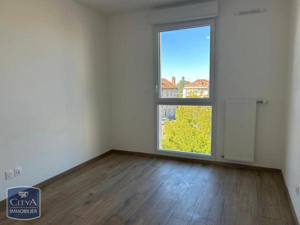 Appartement à louer 2 pièces 48m² Bourg-en-Bresse (01000)