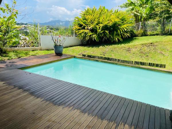 PETIT BOURG - VILLA DE PAIN PIED