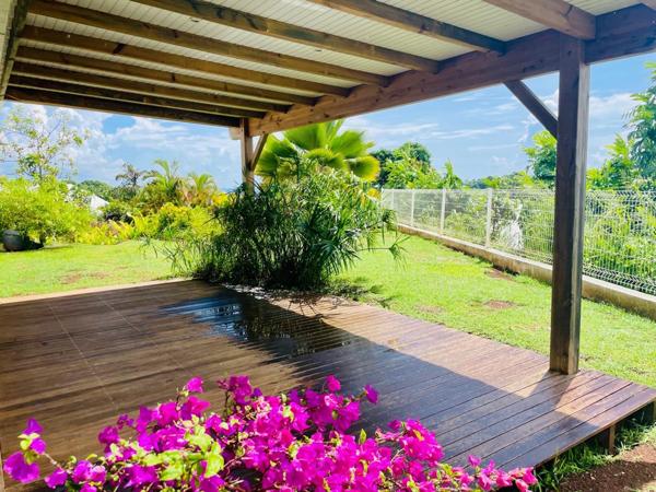 PETIT BOURG - VILLA DE PAIN PIED