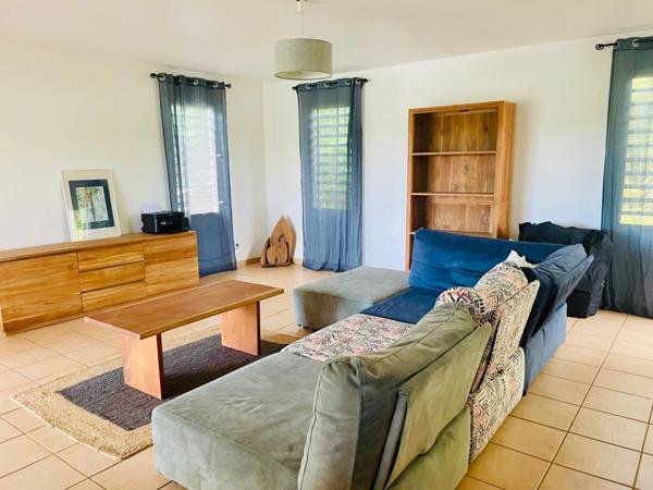 PETIT BOURG - VILLA DE PAIN PIED