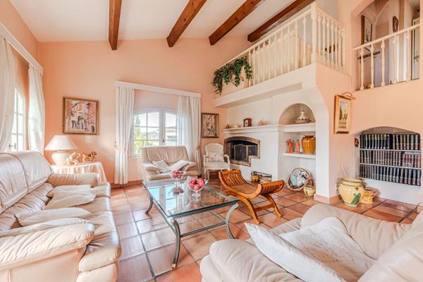 Maison d'architecte de 148 m² sur un terrain de 2200 m² à vendre à Mazan