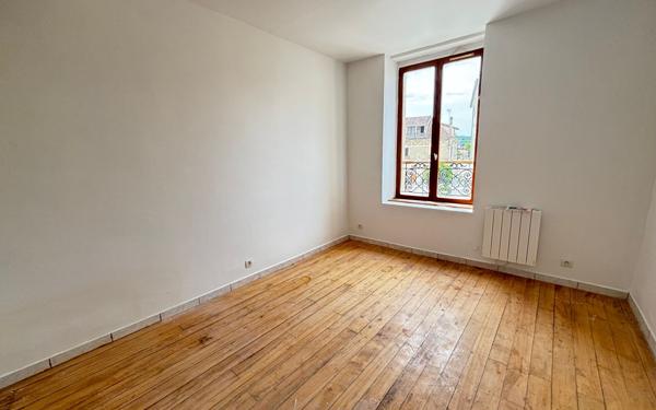 Appartement à louer    3 pièces • 56,27 m2 Nogent-l'Artaud