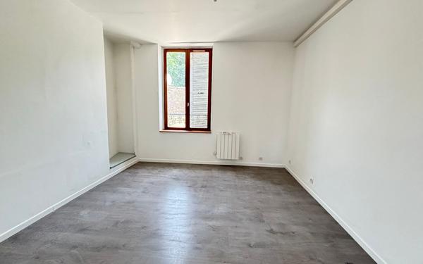 Appartement à louer    3 pièces • 56,27 m2 Nogent-l'Artaud