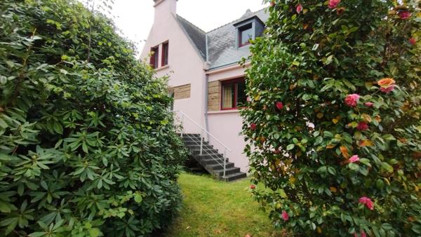 Maison à vendre 6 pièces bourg de COMBRIT (29) très grand terrain