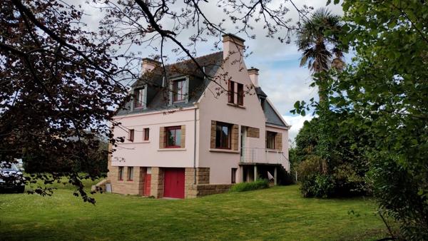 Maison à vendre 6 pièces bourg de COMBRIT (29) très grand terrain