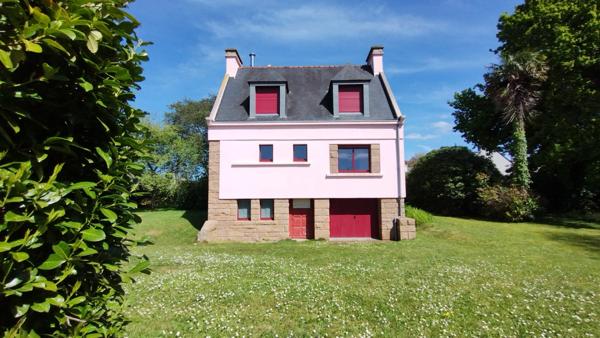 Maison à vendre 6 pièces bourg de COMBRIT (29) très grand terrain
