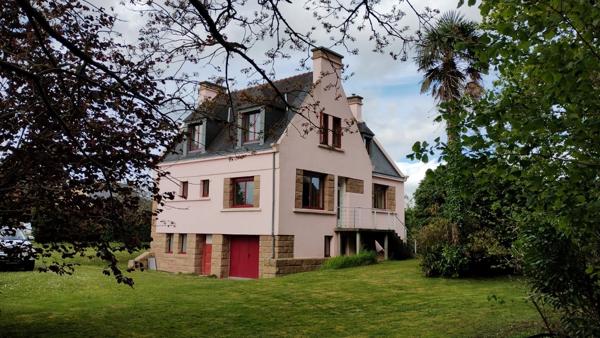 Maison à vendre 6 pièces bourg de COMBRIT (29) très grand terrain