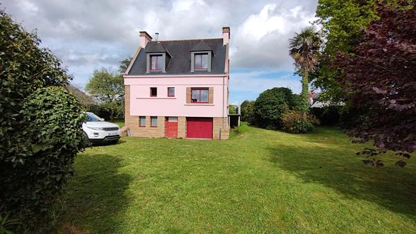 Maison à vendre 6 pièces bourg de COMBRIT (29) très grand terrain