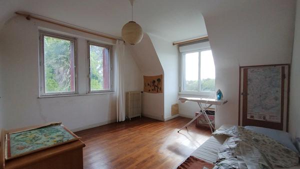 Maison à vendre 6 pièces bourg de COMBRIT (29) très grand terrain